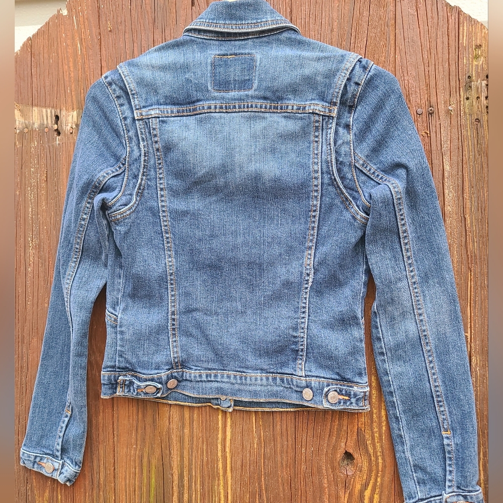 LEVI's Jean Jacket - Picture 2 of 10